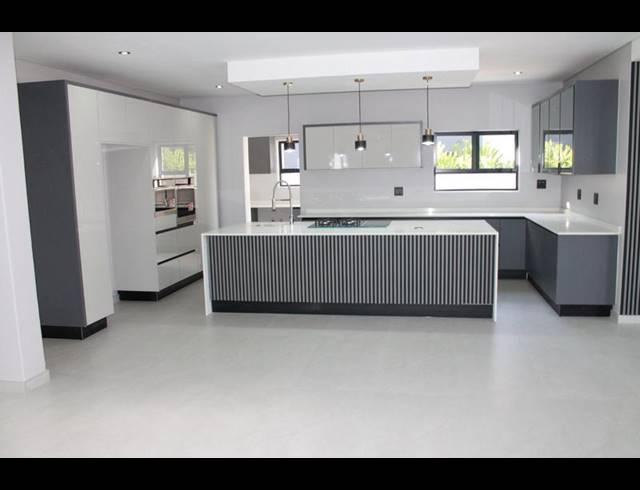 5 BEDROOM HOUSE FOR SALE IN SIX FOUNTAINS RESIDENTIAL ESTATE